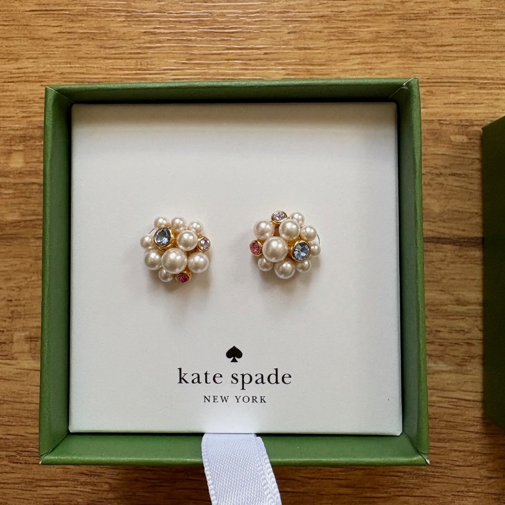 Kate Spade Pearl Caviar Cluster Stud earrings - Picture 2 of 8